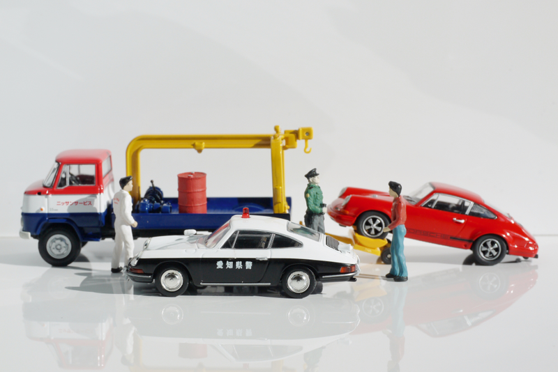 Illustration for article titled Kyosho Porsche 3 1/64 #86 - Projekt RennSport Käfer #8 - 1967 Porsche 911r